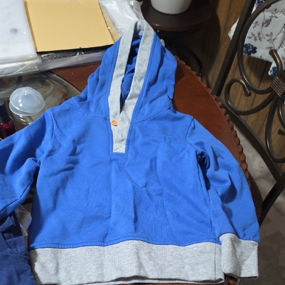 4 Items - Picture 6 of 6